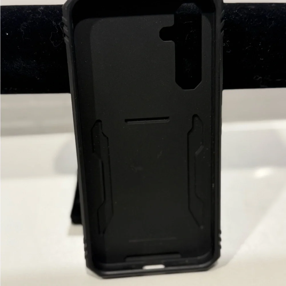 Military-Grade Green Phone‎ Case with Kickstand